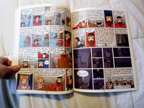 Un aperçu de l'intérieur de l'album... En le voyant pour la première fois, je me suis dit que les marges étaient trop petites... Mais j'ai finalement décidé de me calmer, et de l'accepter comme ça.